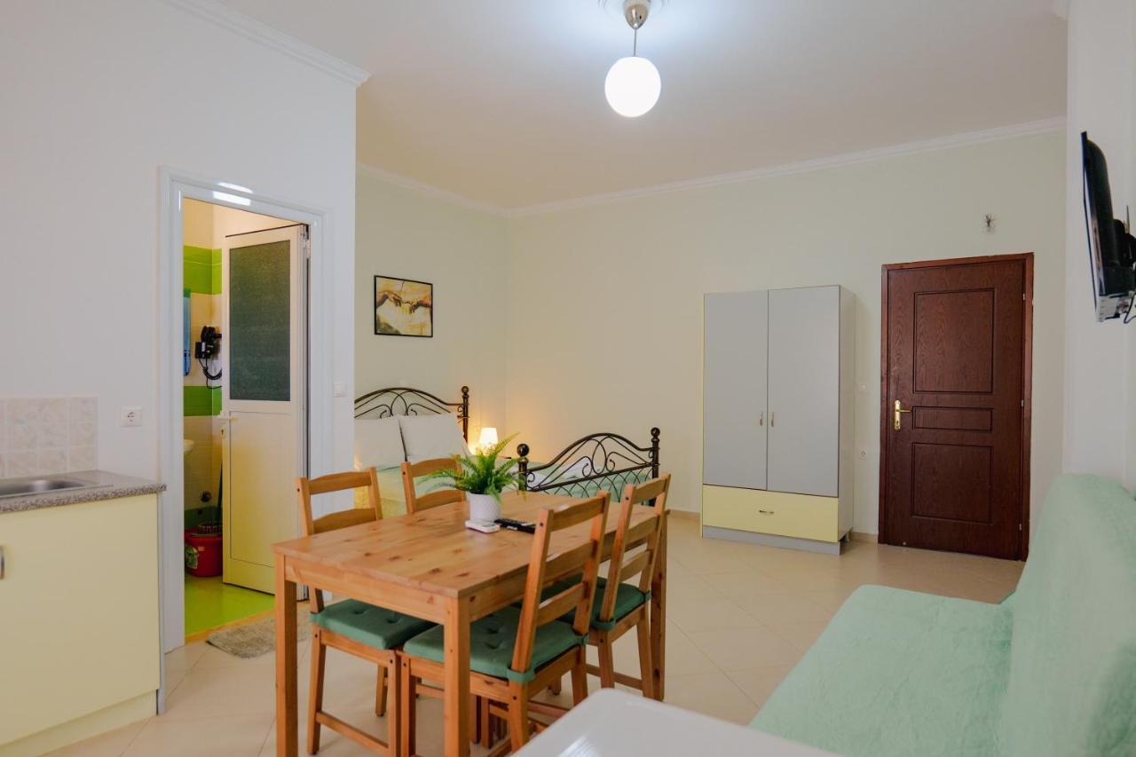 Malasi Apartments Ksamil Exterior photo
